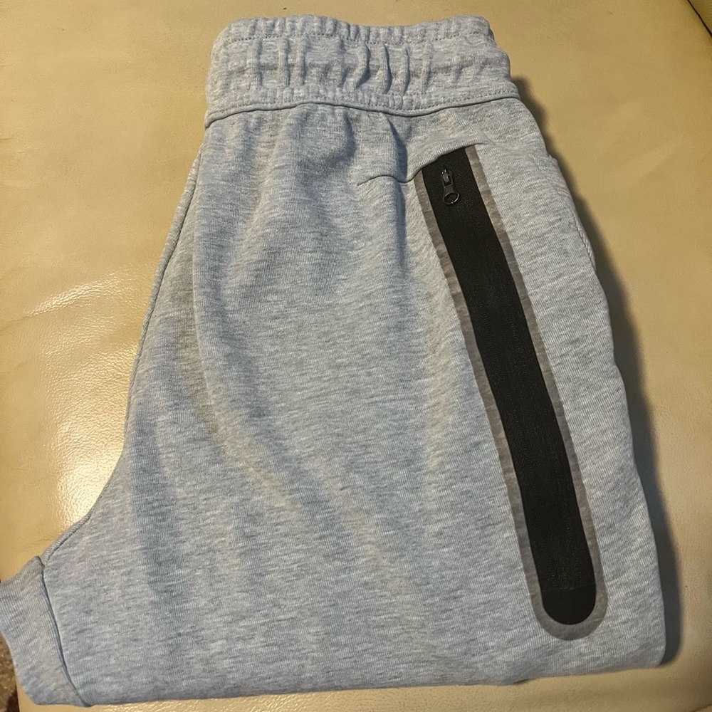 Nike Tech gray boy large